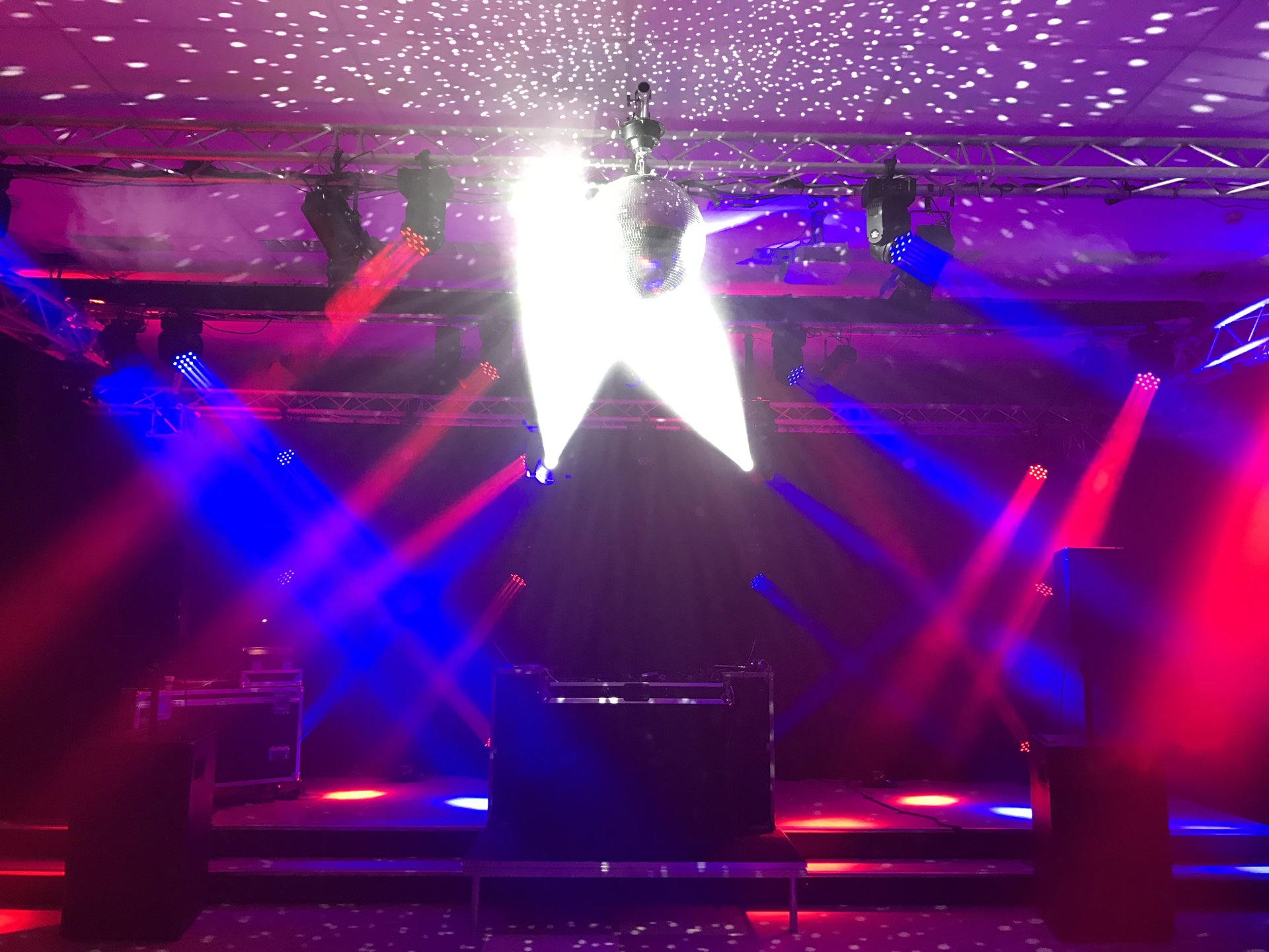 Podium met licht en geluid